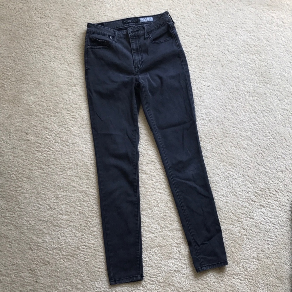 Aeropostale High Waisted Jeggings in black. Size 2